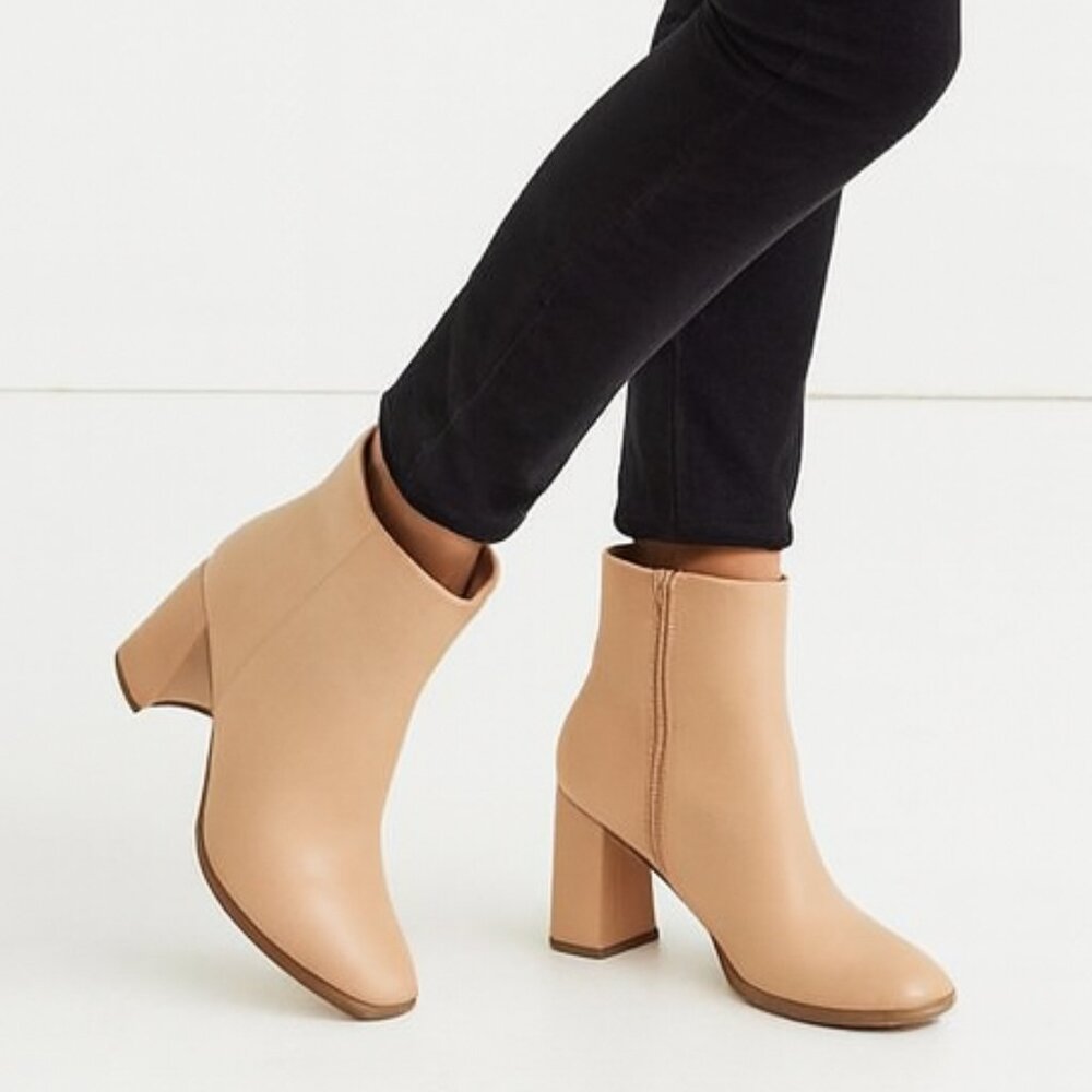 A New Day Womens Tan Janelle Boot Size 6.5